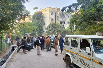 संदिग्धों पर पुलिस ने कसा शिकंजा : दुर्ग जिले में बाहरी नागरिकों की पहचान पर दुर्ग पुलिस द्वारा चलाया जा रहा सघन जांच अभियान...