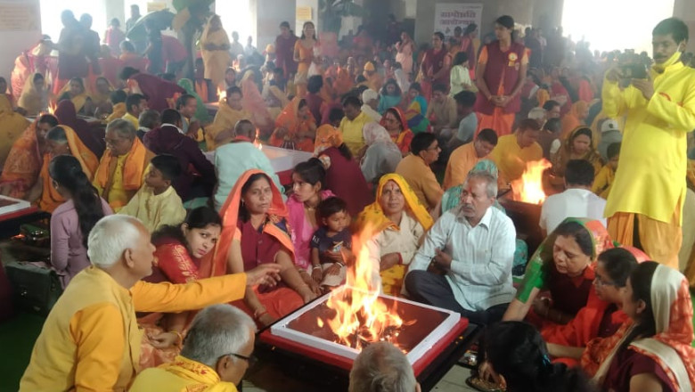 वैदिक मन्त्रोंच्चार के बीच वेदमाता गायत्री, सावित्री व कुंडलिनी शक्ति पुनः प्रतिष्ठित...