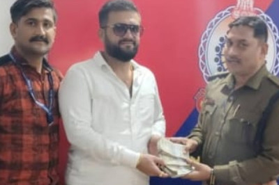 राजनांदगांव कोतवाली पुलिस का मानवीय चेहरा सामने आया : प्रार्थी के गुम हुए 1,50,000/- रुपये ढूंढ कर वापस लौटाया