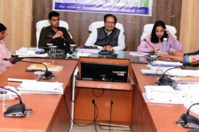 कलेक्टर ने जल संरक्षण एवं संवर्धन की कार्ययोजना तैयार करने के लिए अधिकारियों की ली बैठक