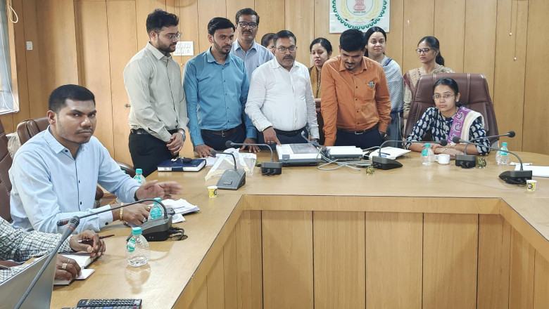 नगरीय निकाय एवं त्रि-स्तरीय निर्वाचन 2025  सेक्टर अधिकारियों के ईव्हीएम कमिशनिंग प्रशिक्षण प्रक्रिया संपन्न ...