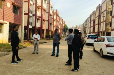 पेण्ड्री में सफाई निरीक्षण कर आयुक्त ने वार्डवासियों से की चर्चा-भुवन रजक व बिसाहू वर्मा ने कहा झाडू लगता है, कचरा लेने आते है, स्कूली बच्चे से स्वच्छता अपनाने आयुक्त ने दी समझाईस