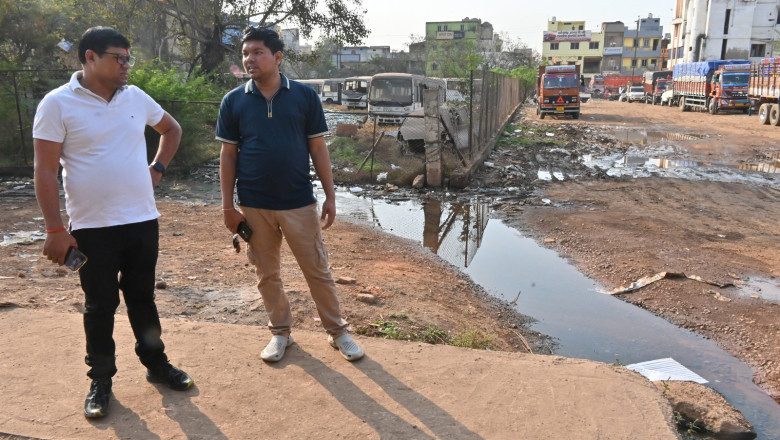 खण्डन  नाले को बनाने के लिए पानी के बहाव का दिशा बदलना आवश्यक था...
