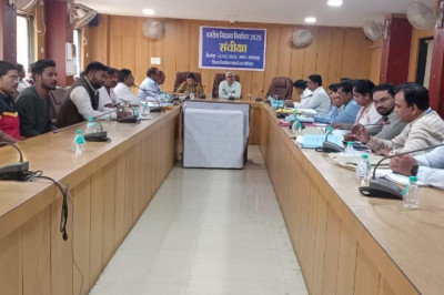 प्रेक्षक ने ली मतदान की संवीक्षा बैठक : नगरपालिका आम निर्वाचन 2025 संपन्न, 77.44 प्रतिशत औसत मतदान दर्ज