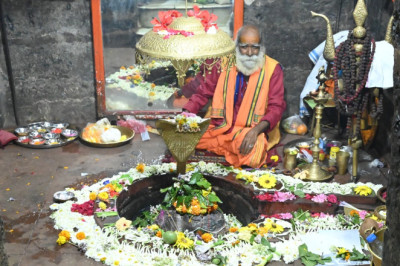 त्रिवेणी संगम के बीच स्थित है भगवान कुलेश्वर नाथ महादेव का मंदिर...