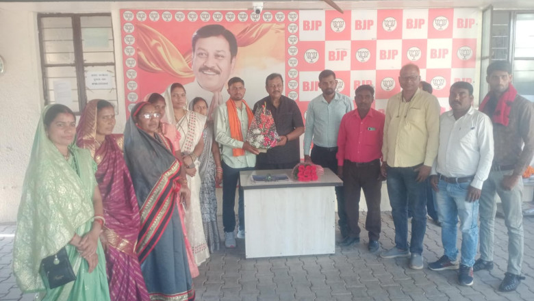 ग्राम करगाडीह सरपंच करण सेन ने सांसद विजय बघेल से लिया आशीर्वाद...