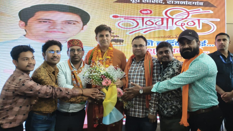 भाजपा झुग्गी झोपड़ी प्रकोष्ठ ने पूर्व सांसद माननीय श्री अभिषेक सिंह जी को जन्मदिन की बधाई दी - मनोज निर्वाणी