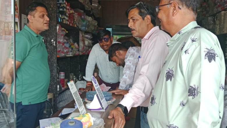 गंज चौक एवं नंदई चौक में चला प्रतिबंधित प्लास्टिक के लिये कार्यवाही  बजाज प्लास्टिक सहित किराना दुकानो पर 3 हजार रूपये अर्थदण्ड व 2 किलो प्रतिबंधित प्लास्टिक जप्ती