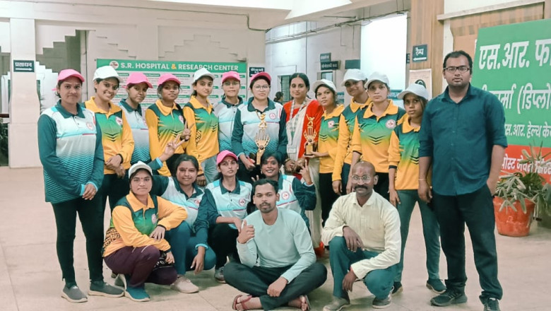 अस्पताल प्रबंधन ने मैच के बाद किया महिलाओं का सम्मान एवं पुरस्कार व प्रशस्ति पत्र वितरित कर बढ़ाया हौसला...