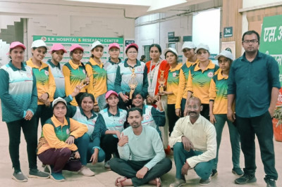 अस्पताल प्रबंधन ने मैच के बाद किया महिलाओं का सम्मान एवं पुरस्कार व प्रशस्ति पत्र वितरित कर बढ़ाया हौसला...