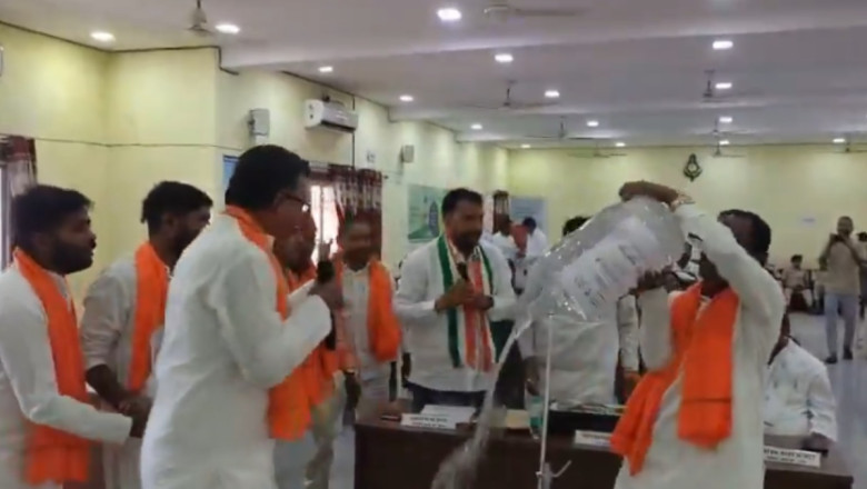 नगर निगम में बजट पेश करने के दौरान हुआ बवाल….