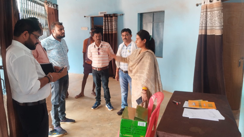 मानपुर विकासखंड में महिला समूहों की आजीविका गतिविधियों का जिला पंचायत सीईओ ने किया निरीक्षण...