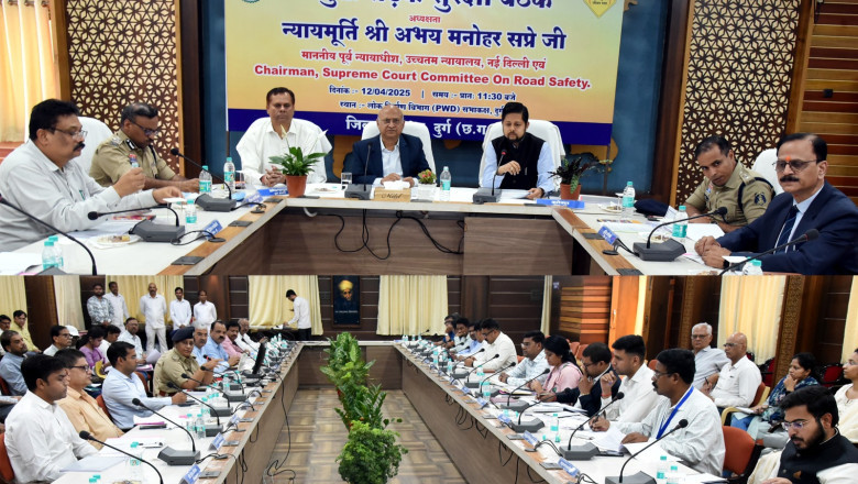 सड़क दुर्घटनाओं को रोकने के लिए जनजागरूकता अभियान चलाएं...