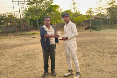 कमला कॉलेज ग्राऊंड में २ दिन का टेस्ट मैच खेला गया  अभय मैन ऑफ दी मैच ७ विकेट एवं ४३ रन बनाये...