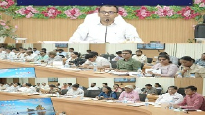 समय-सीमा की बैठक में कलेक्टर ने की सुशासन तिहार में लंबित पत्रों की विभागवार समीक्षा...