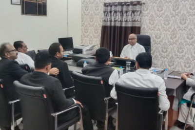 आगामी नेशनल लोक अदालत के सफल आयोजन के संबंध में प्रधान जिला न्यायाधीश ने अधिवक्ता संघ के साथ ली बैठक
