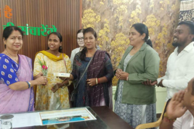 वार्ड 54 स्थित प्रधानमंत्री आवास रहवासियों की मांग हुई पूरी,महापौर के निर्देश पर दो दिन में नया पाइप लाइन जोड़कर दिया गया कलेक्शन आवास की महिलाएं निगम कार्यालय पहुंचकर महापौर किया आभार...