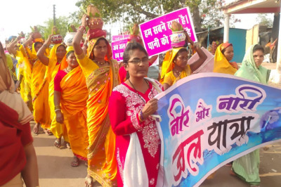 ग्राम आरला और तोरणकट्टा में हरियाली बहनियों ने निकाली कलश जल यात्रा...