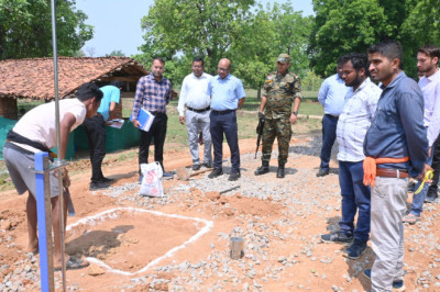 निर्माण कार्यों में तेजी लाने एवं स्वास्थ्य केंद्र में सफाई व्यवस्था दुरुस्त करने के दिए निर्देश...