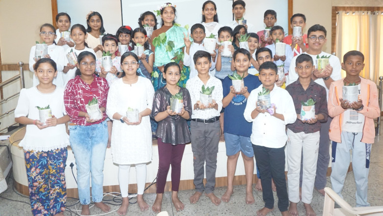 प्रजापिता ब्रह्माकुमारी ईश्वरीय विश्व विद्यालय द्वारा बच्चों को पौधों का वितरण, पर्यावरण जागरूकता का सुंदर संदेश....