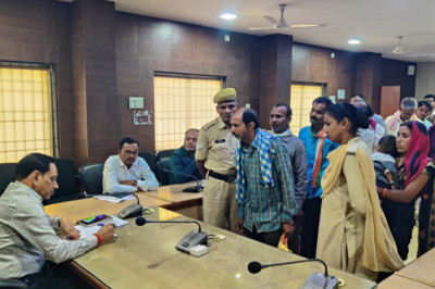अपर कलेक्टर ने सुनी जनदर्शन में लोगों की समस्याएं, आज जनदर्शन में 25 आवेदन प्राप्त हुए...