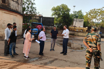 कलेक्टर ने सुबह 7 बजे शहर में साफ-सफाई, पेयजल एवं अन्य व्यवस्थाओं का किया निरीक्षण