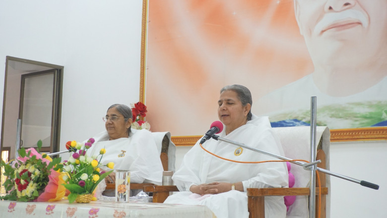 परमधाम स्थित सदा शिव परमात्मा से आत्मा का घनिष्ठ संबंध संयोजन, स्वयं को उनके बच्चे के रूप में अनुभव करें, सदा निश्चिंत जुड़े...पुष्पा दीदीजी, मुंबई*