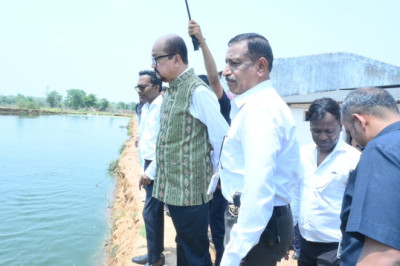 राज्यपाल रमेन डेका ने ग्राम सरगोड़ के एसएस फॉर्म का किया औचक निरीक्षण
