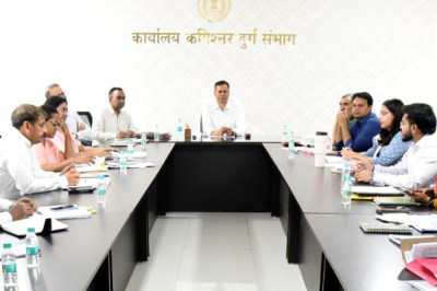 सुशासन तिहार के तृतीय चरण में समाधान शिविरों का हो सफल आयोजन - संभागायुक्त राठौर