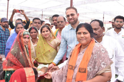कलेक्टर से युवोदय की टीम ने की भेंट...
