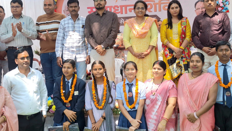 राज्य स्तर पर चमका मोहला-मानपुर-अंबागढ़ चौकी, 10वीं में तीसरा और 12वीं में पांचवां स्थान