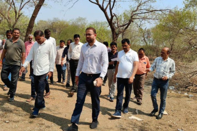 शासकीय योजनाओं के क्रियान्वयन हेतु विभागीय अधिकारियों के साथ शासकीय भूमि का किया निरीक्षण...