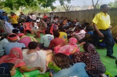 एफ.सी.आई. के मजदूरो का तीसरे दिन धरना जारी - छ.मु.मो.