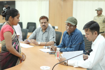 सीईओ जिला पंचायत ने जनदर्शन में सुनी आम नागरिको की शिकायतें कुल 97 आवेदन हुए प्राप्त...