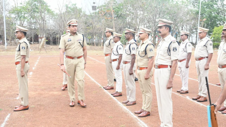 पुलिस अधीक्षक द्वारा लिया गया जनरल परेड़, परेड उपरांत कराया गया बलवा ड्रील का अभ्यास..
