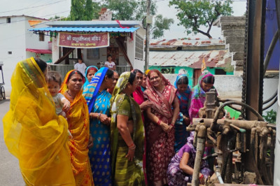 पारंपरिक रूप से भगवान पशुपतिनाथ एवम गंगा मैया की पूजा अर्चना कर बोर खनन का कार्य प्रारंभ वार्डवासियों की पानी की समस्या से निजात दिलाने वार्ड में बोर खनन का कार्य किया गया....