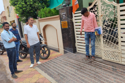 सबसे पहले सांसद प्रतिनिधि ने कराया टैक्स का पुनर्धारण, टैक्स की राशि 1154 अधिक