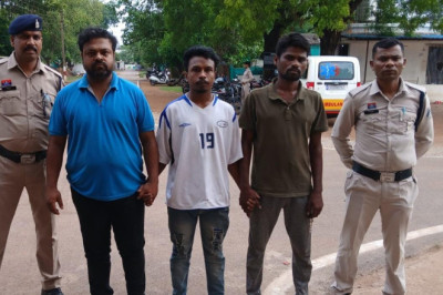 रायपुर नाका दुर्ग में धर्मांतरण करने वालों पर पुलिस की बड़ी कार्यवाही, 09 आरोपियों को किया गया गिरफ्तार।