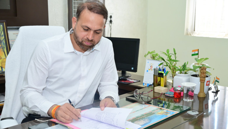कलेक्टर ने जल जीवन मिशन अंतर्गत कार्य में रूचि नहीं लेने के कारण कांट्रेक्टर मेसर्स सिंग एसोसिएट भिलाई एवं ठेकेदार मेसर्स दास कंस्ट्रक्शन राजनांदगांव के अनुबंध को किया निरस्त...