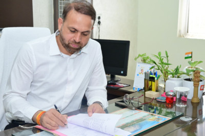 कलेक्टर ने जल जीवन मिशन अंतर्गत कार्य में रूचि नहीं लेने के कारण कांट्रेक्टर मेसर्स सिंग एसोसिएट भिलाई एवं ठेकेदार मेसर्स दास कंस्ट्रक्शन राजनांदगांव के अनुबंध को किया निरस्त...
