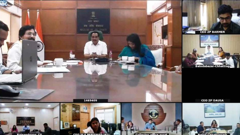 कलेक्टर ने राजनांदगांव जिले का प्रस्तुतिकरण देते हुए जल संचय से जनभागीदारी के संबंध में दी जानकारी...