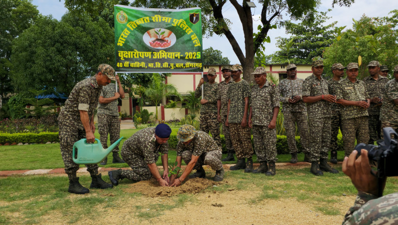 40वीं वाहिनी आईटीबीपी डोंगरगढ़ द्वारा विश्व पर्यावरण दिवस के अवसर पर एक व्यापक वृक्षारोपण एवं पर्यावरण जागरूकता कार्यक्रम का आयोजन