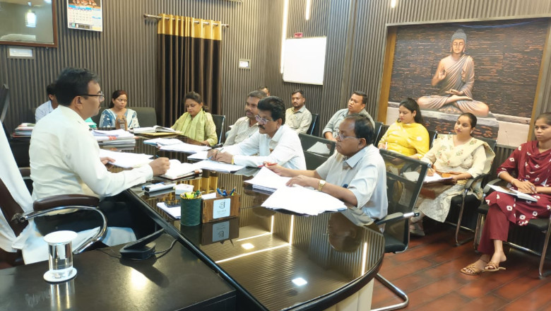 आयुक्त ने ली तकनीकि अधिकारियो की बैठक अपने अपने वार्ड में अतिक्रमण व अवैध प्लाटिंग की जॉच करने, निर्माण कार्य के अलावा बिजली, पानी की स्थिति देखने के दिये निर्देश