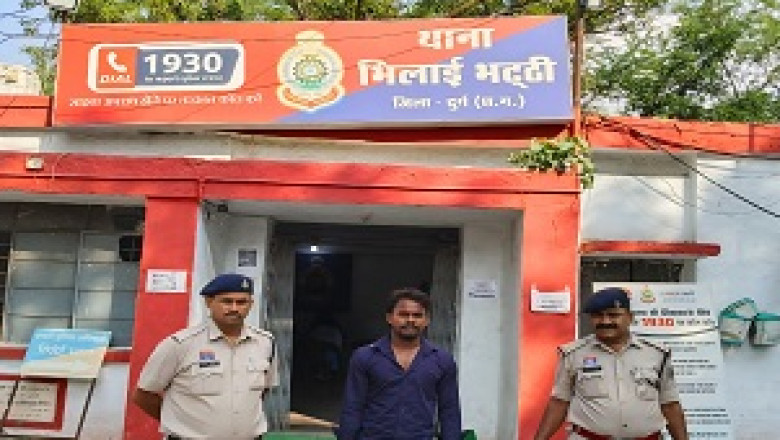 हत्या के प्रयास के आरोपी लव कुमार उर्फ लल्लू गिरफ्तार पुरानी रंजिश की बात को लेकर प्रार्थी पर चाकू व डंडे से प्राणघातक हमला कर गंभीर रूप से घायल किया गया था