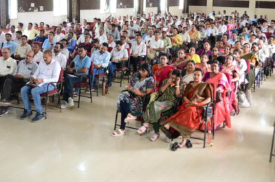 शिक्षा की गुणवत्ता को बढ़ाने के लिए अपना सर्वश्रेष्ठ दें शिक्षक : कलेक्टर