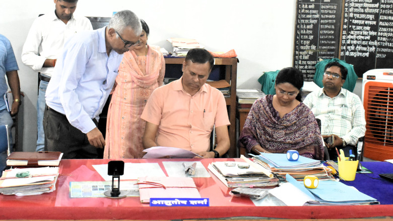 संभाग आयुक्त एसएन राठौर ने बालोद एसडीएम कार्यालय एवं तहसील कार्यालय का किया निरीक्षण