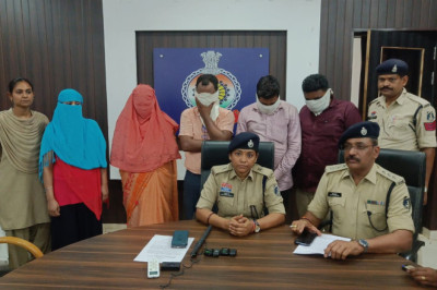 स्पा सेंटर की आड़ में चल रहे देह व्यापार का भांडाफोड़
