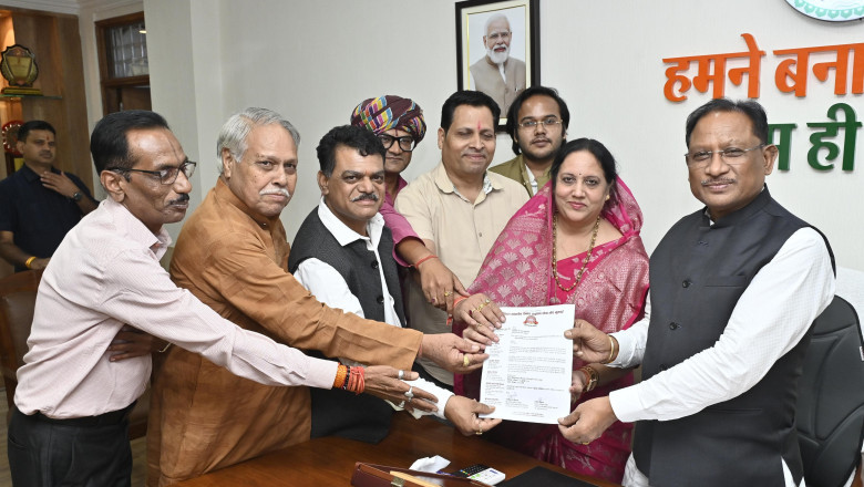 वैष्णव राष्ट्रीय कार्यकारिणी बैठक होटल बेबीलॉन में आयोजित (राष्ट्रीय सहकारी समिति होटल बेबीलॉन में आयोजित की गई)