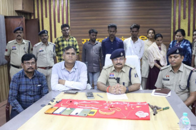 हॉस्पीटल कॉलोनी के सूने मकान में हुए चोरी का खुलासा थाना बसंतपुर एवं सायबर सेल राजनांदगांव की संयुक्त कार्यवाही