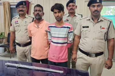 थाना छावनी अन्तर्गत नंदनी रोड अंग्रेजी शराब भट्ठी के सामने धारदार तलवार लेकर लोगो को गंदी गंदी गालियां देते हुए डराने वाला का खुलासा....